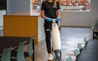 Fra kemi til kommunikation: Hvad skal du kigge efter hos din erhvervsrengøringspartner?