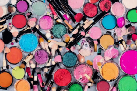 Få tips til sjov og sikker leg med JaBaDaBaDo's børnesminke