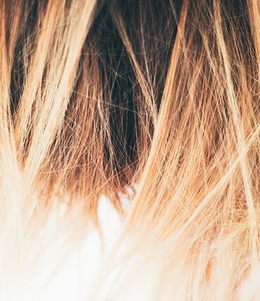 10 tips til at beskytte din hårfarve i solen