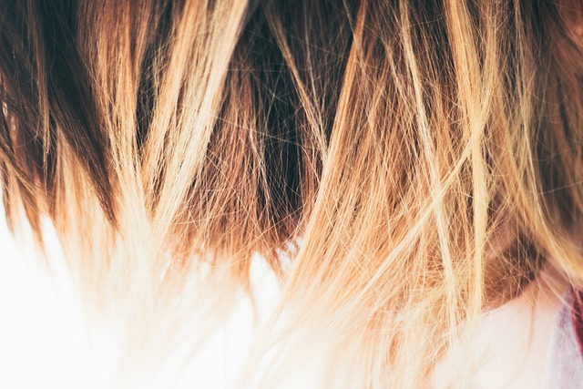 10 tips til at beskytte din hårfarve i solen