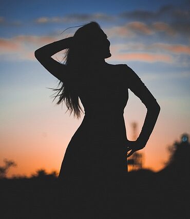 Yogamåtte vs. Yogahåndklæde: Hvad er bedst til din praksis?