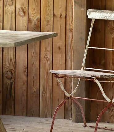 Historien og udviklingen af træbænke gennem tiden