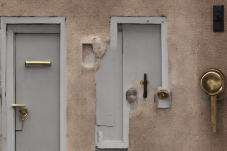 Ingen flere uventede gæster: Hvordan en Abus dørspion kan beskytte dit hjem